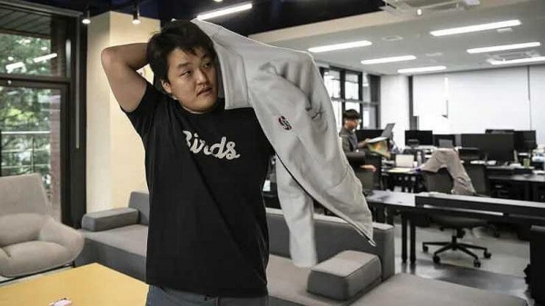 Власти Южной Кореи заявляют, что создатель LUNA пустился в бега, но До Квон отрицает это
